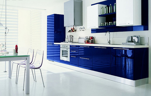 Сине-белые кухни